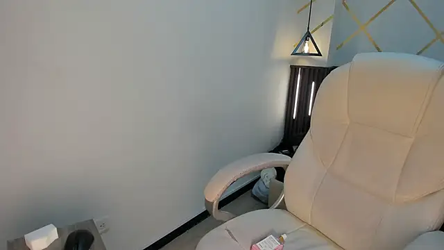 Snapshot of LittleeStar chatting on June 30, 2026, 7:04 pm LittleeStar online show from June 30, 2026, 7:04 pm