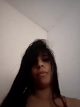 Snapshot of Carolzinha150 chatting on June 21, 2026, 5:48 pm Carolzinha150 online show from June 21, 2026, 5:48 pm