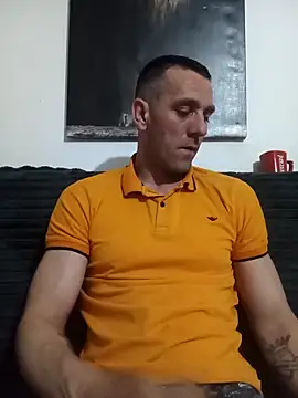 Snapshot of YzabellFabioo chatting on April 13, 2026, 8:14 pm YzabellFabioo online show from April 13, 2026, 8:14 pm