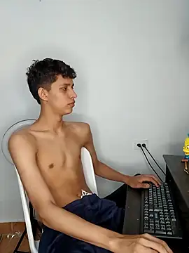 Snapshot of Allnei chatting on October 28, 2025, 7:16 pm Allnei online show from October 28, 2025, 7:16 pm