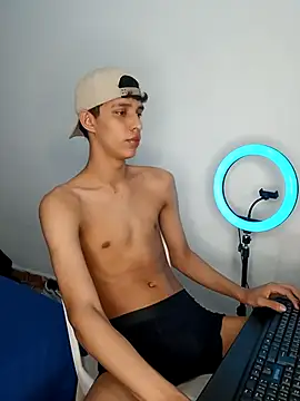 Snapshot of Allnei chatting on November 13, 2025, 9:14 pm Allnei online show from November 13, 2025, 9:14 pm