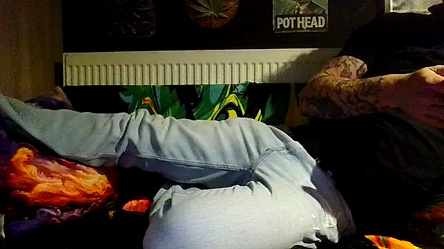 Snapshot of Flash0910 chatting on October 20, 2025, 10:43 pm Flash0910 online show from October 20, 2025, 10:43 pm