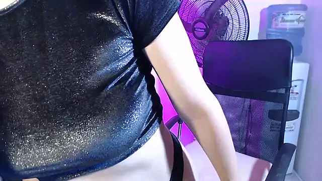 Gigibies1 online show from November 15, 2025, 1:07 pm