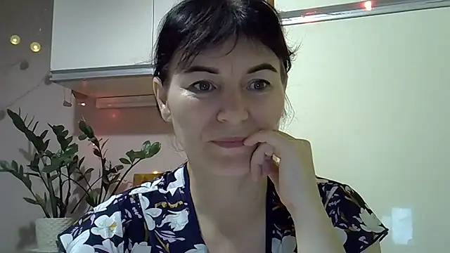 Krystal 82 online show from October 24, 2025, 10:17 pm