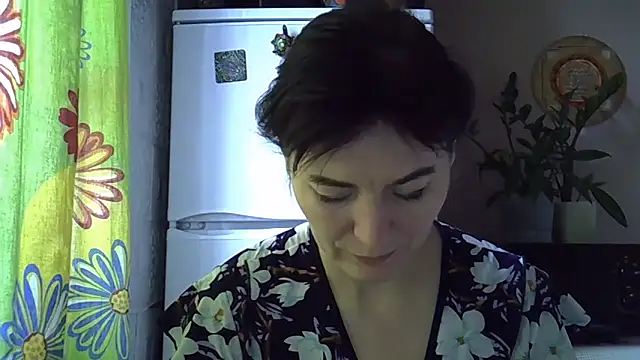 Krystal 82 online show from November 23, 2025, 8:58 am