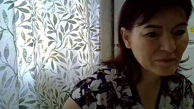 Snapshot of Krystal_82 chatting on December 23, 2025, 9:18 am Krystal 82 online show from December 23, 2025, 9:18 am