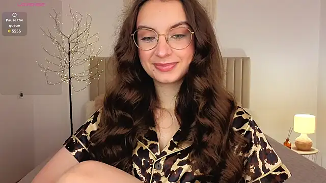 Real cutie1 online show from July 6, 2026, 12:46 pm
