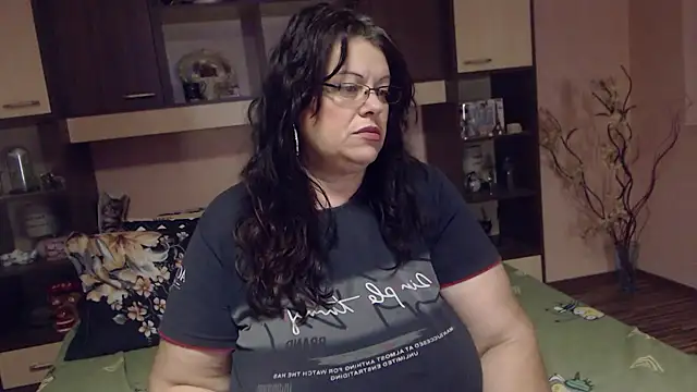 Snapshot of Claudia_71love chatting on November 30, 2025, 9:19 pm Claudia 71love online show from November 30, 2025, 9:19 pm