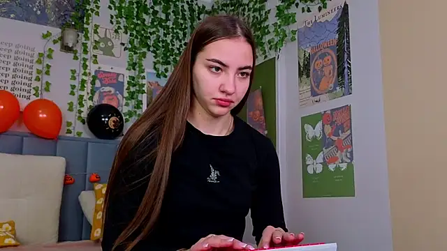 Snapshot of Ashley_Pierce chatting on October 23, 2025, 4:12 am Ashley Pierce online show from October 23, 2025, 4:12 am