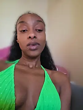 Snapshot of Hazel_Dollxx chatting on May 27, 2026, 6:10 am Hazel Dollxx online show from May 27, 2026, 6:10 am