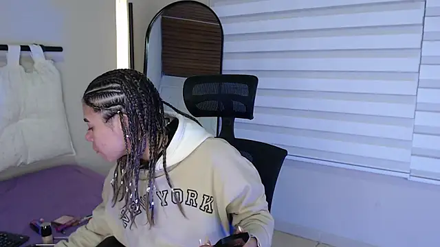 Snapshot of Rachell_criss chatting on October 8, 2025, 6:44 am Rachell criss online show from October 8, 2025, 6:44 am