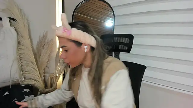 Snapshot of Rachell_criss chatting on October 26, 2025, 3:45 am Rachell criss online show from October 26, 2025, 3:45 am