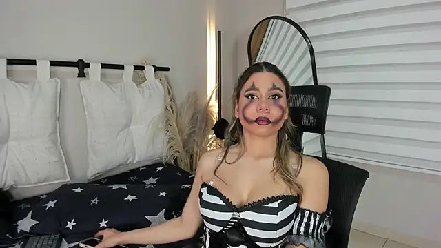 Snapshot of Rachell_criss chatting on October 31, 2025, 5:30 am Rachell criss online show from October 31, 2025, 5:30 am