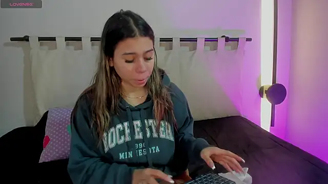 Rachell criss online show from March 11, 2026, 4:18 am