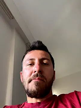 emredenizz07 online show from November 4, 2025, 7:18 am