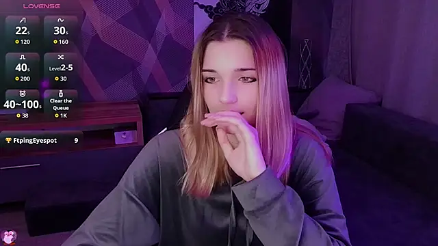 Sandy Belle online show from November 19, 2025, 8:42 pm