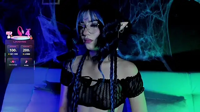 madiixwatson online show from October 22, 2025, 10:48 am