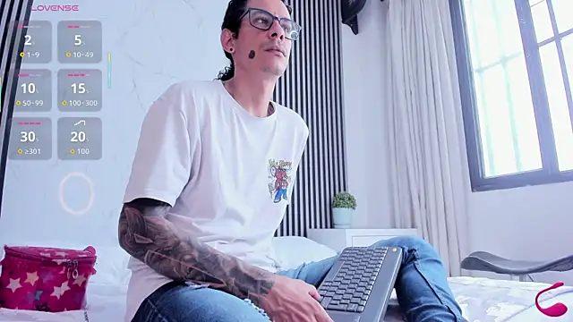 Snapshot of JackAndRosse_ chatting on January 9, 2026, 3:04 pm JackAndRosse online show from January 9, 2026, 3:04 pm