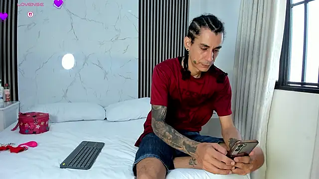 Snapshot of JackAndRosse_ chatting on March 10, 2026, 2:11 pm JackAndRosse online show from March 10, 2026, 2:11 pm