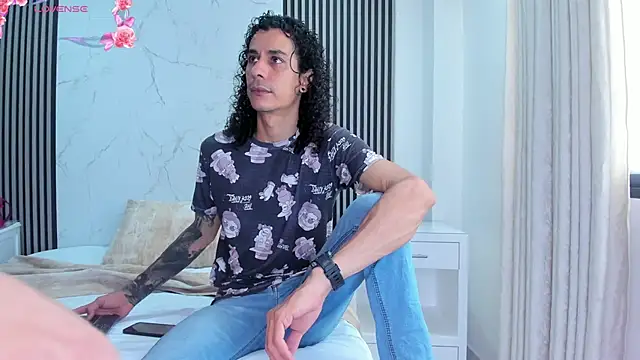 Snapshot of JackAndRosse_ chatting on March 27, 2026, 2:06 pm JackAndRosse online show from March 27, 2026, 2:06 pm