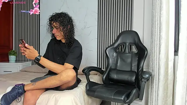 Snapshot of JackAndRosse_ chatting on April 9, 2026, 4:23 pm JackAndRosse online show from April 9, 2026, 4:23 pm