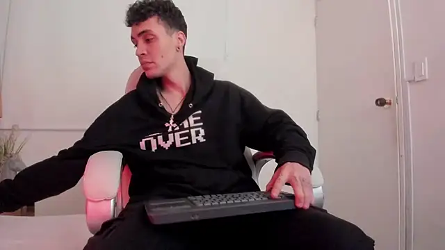 dark sun302 online show from November 3, 2025, 9:38 pm