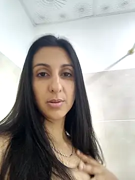 Saloriz Col online show from September 12, 2025, 2:33 am