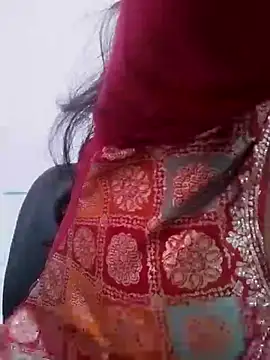 Snapshot of Reeta-rani chatting on October 15, 2025, 4:12 am Reeta-rani online show from October 15, 2025, 4:12 am