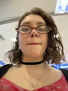 lucy-joy online show from November 27, 2025, 11:12 am