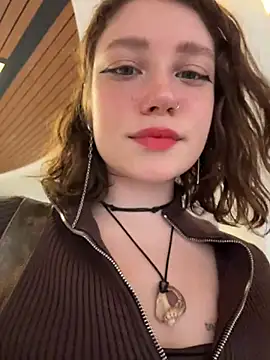 lucy-joy online show from December 2, 2025, 10:09 am