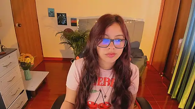 Snapshot of Verolake chatting on September 9, 2025, 6:29 pm Verolake online show from September 9, 2025, 6:29 pm