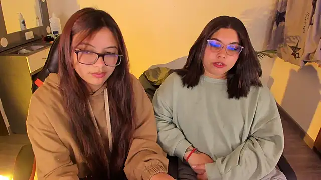 Snapshot of Verolake chatting on December 19, 2025, 1:34 am Verolake online show from December 19, 2025, 1:34 am