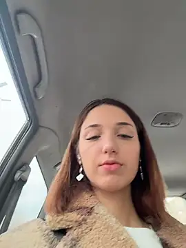 Snapshot of DollyTall chatting on November 2, 2025, 7:22 am DollyTall online show from November 2, 2025, 7:22 am