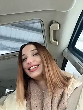 DollyTall online show from December 23, 2025, 8:34 am