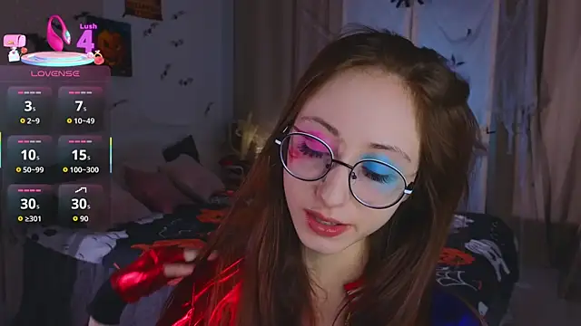 Snapshot of AvrilLeMell chatting on November 1, 2025, 11:40 pm AvrilLeMell online show from November 1, 2025, 11:40 pm