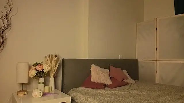 AvrilLeMell online show from April 12, 2026, 9:20 pm