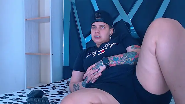 Snapshot of karla_sexy21 chatting on October 31, 2025, 5:08 am karla sexy21 online show from October 31, 2025, 5:08 am