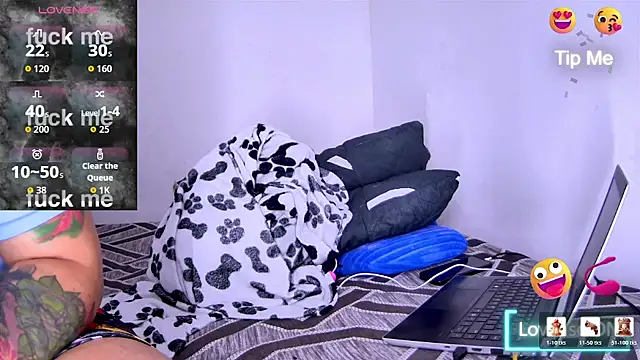 karla sexy21 online show from March 28, 2026, 4:23 am