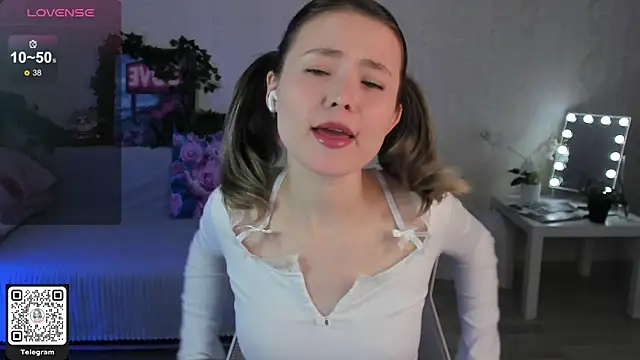 ArleneThomas online show from December 19, 2025, 2:02 pm