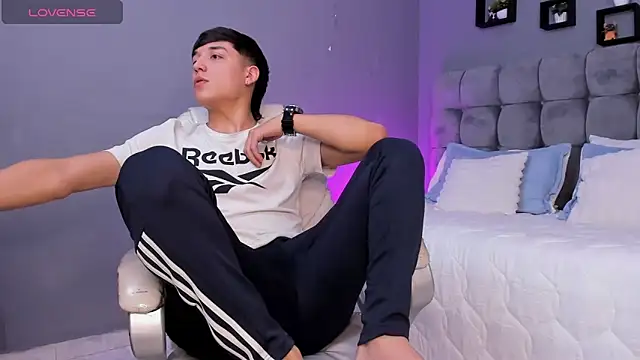 Ares di martin online show from November 7, 2025, 5:51 am