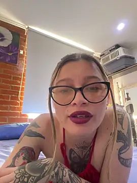 KoraSweett online show from February 4, 2026, 8:25 pm