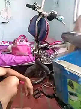 miroqui143 online show from November 22, 2025, 2:38 pm