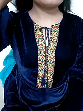 Snapshot of Aavya_007 chatting on October 28, 2025, 3:32 am Aavya 007 online show from October 28, 2025, 3:32 am