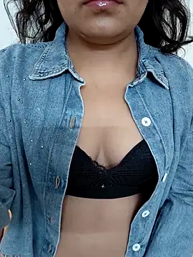 Snapshot of Aavya_007 chatting on November 25, 2025, 3:17 am Aavya 007 online show from November 25, 2025, 3:17 am