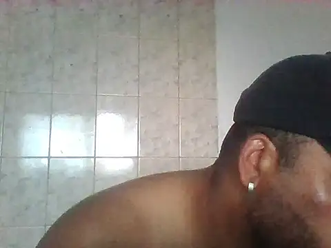 Snapshot of OliveiraSeven chatting on April 30, 2026, 8:15 pm OliveiraSeven online show from April 30, 2026, 8:15 pm