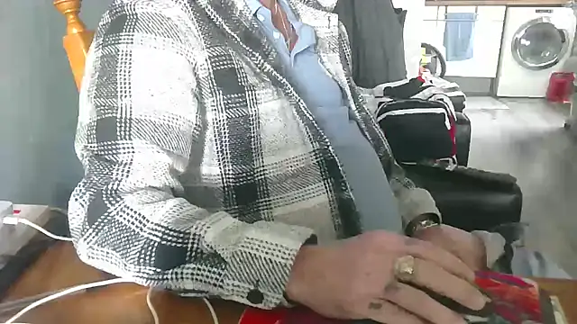 Snapshot of hefin18 chatting on January 26, 2025, 12:54 pm hefin18 online show from January 26, 2025, 12:54 pm