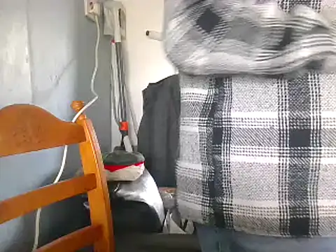 Snapshot of hefin18 chatting on January 27, 2025, 12:16 pm hefin18 online show from January 27, 2025, 12:16 pm