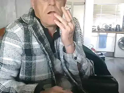 Snapshot of hefin18 chatting on January 31, 2025, 1:56 pm hefin18 online show from January 31, 2025, 1:56 pm