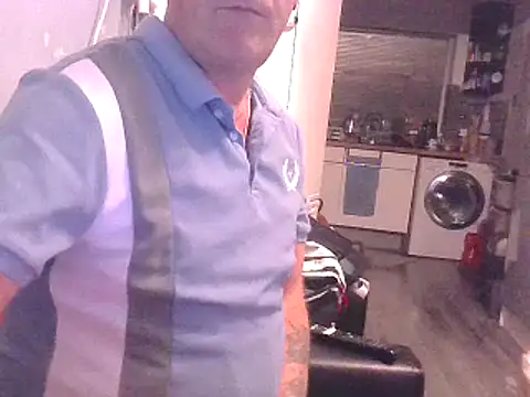 Snapshot of hefin18 chatting on February 5, 2025, 8:46 pm hefin18 online show from February 5, 2025, 8:46 pm