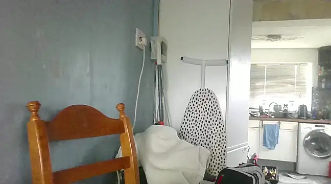 Snapshot of hefin18 chatting on February 23, 2025, 12:05 pm hefin18 online show from February 23, 2025, 12:05 pm